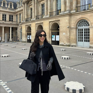 코스모폴리탄줄라이 케이프 코트