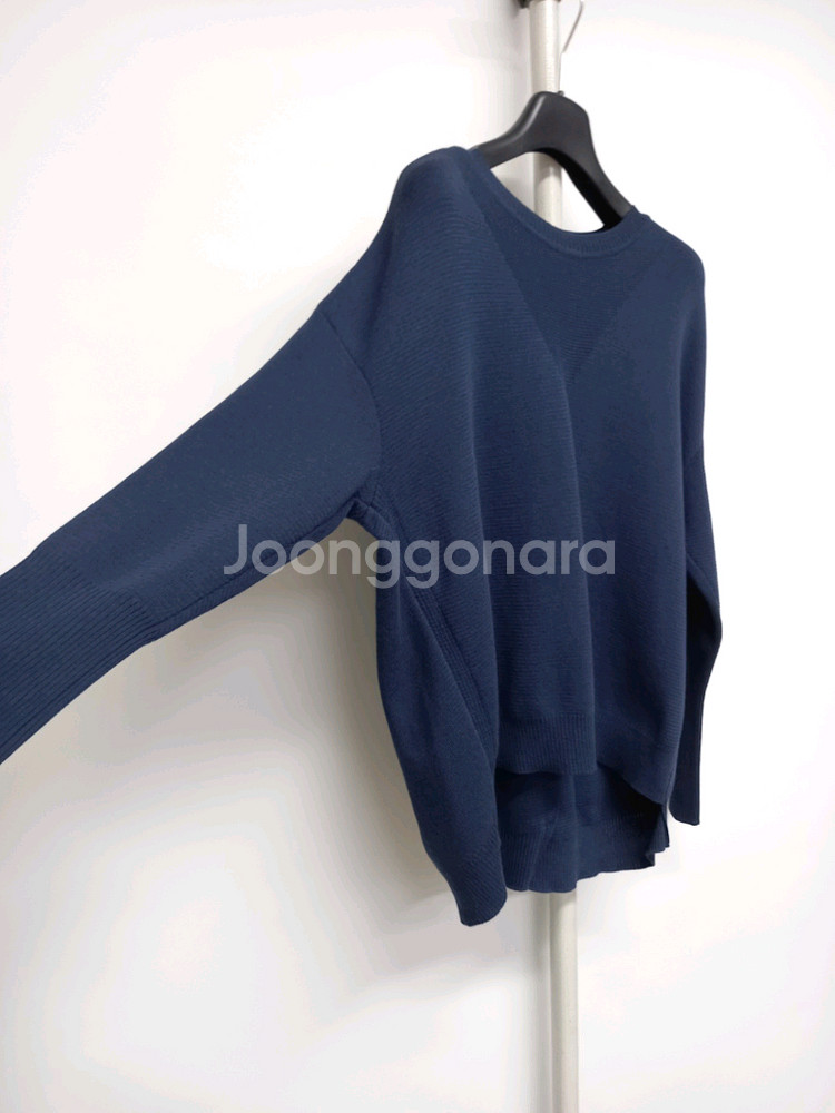 써스데이아일랜드 춘추 루즈가오리핏 니트블라우스 55.66--4