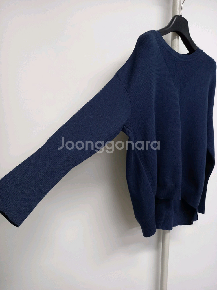 써스데이아일랜드 춘추 루즈가오리핏 니트블라우스 55.66--3