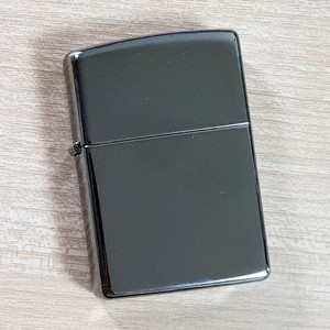 지포 정품 - 레귤러 하이 폴리시 크롬 라이터