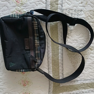 빈폴 크로스백 3만원에 판매합니다