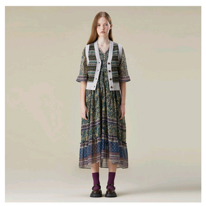 써스데이아일랜드 울 베스트 새상품