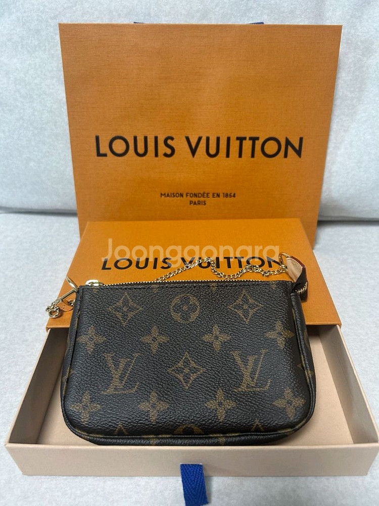 루이비통 미니 포쉐트 악세수아--0