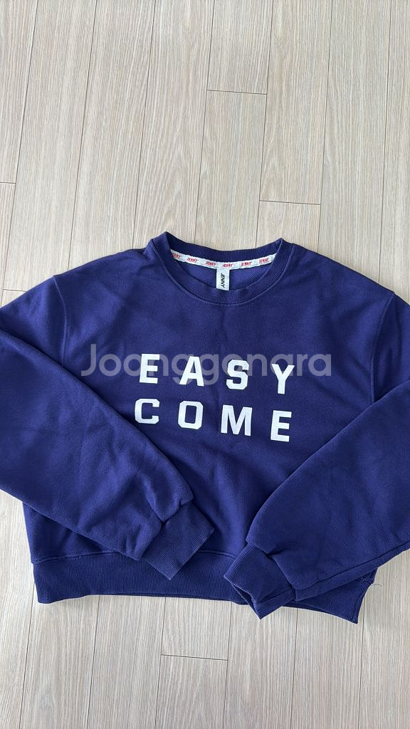 에이지 콜라보 맨투맨--1