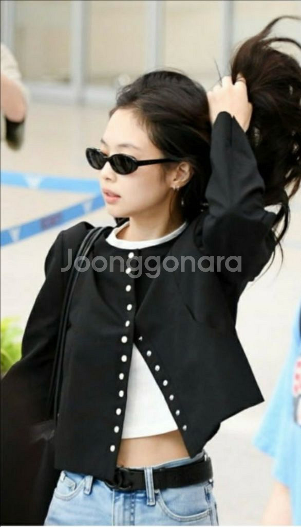 MAISONMARAIS 블랙 크롭 자켓 34-제니 공항패션 자켓--0