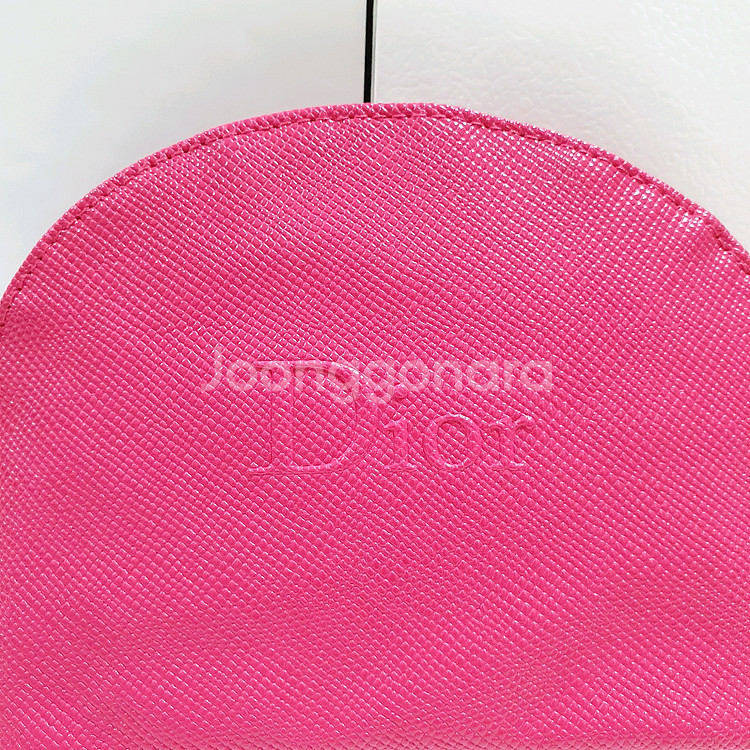 디올 핫핑크 반달파우치--1