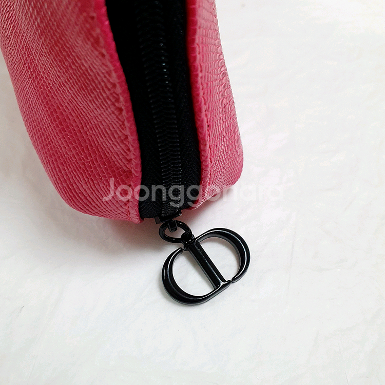 디올 핫핑크 반달파우치--3