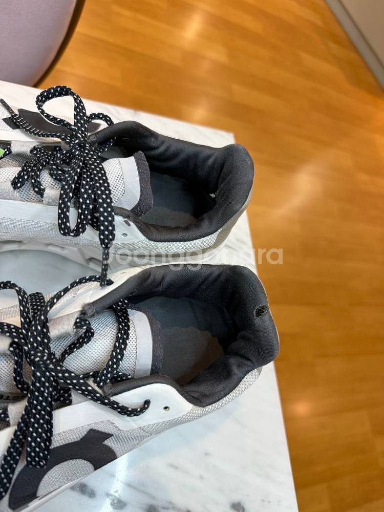 온러닝 클라우드몬스터 2 300사이즈--3