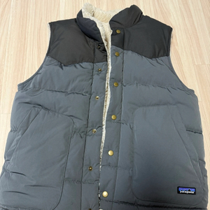 파타고니아 양면 비비 패딩조끼 팝니다