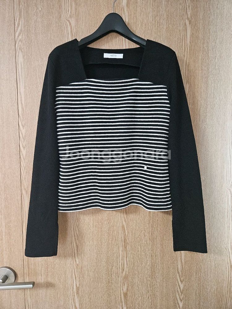 ARTID 아티드 스퀘어넥 스트라이프 니트 티--1