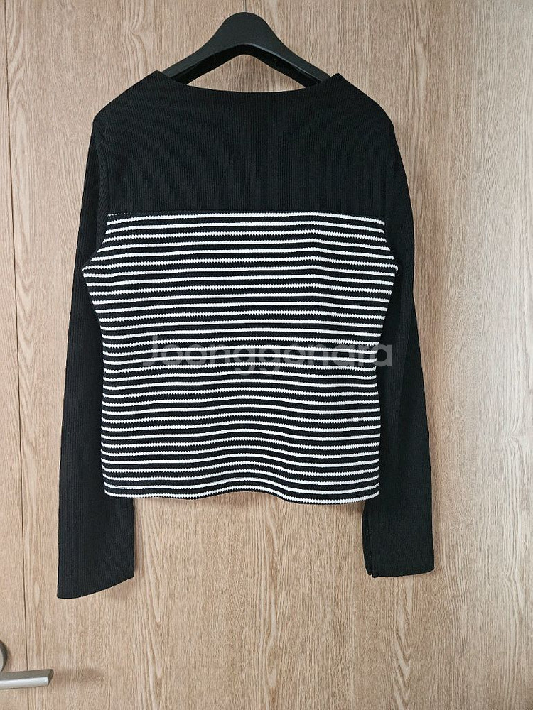 ARTID 아티드 스퀘어넥 스트라이프 니트 티--3
