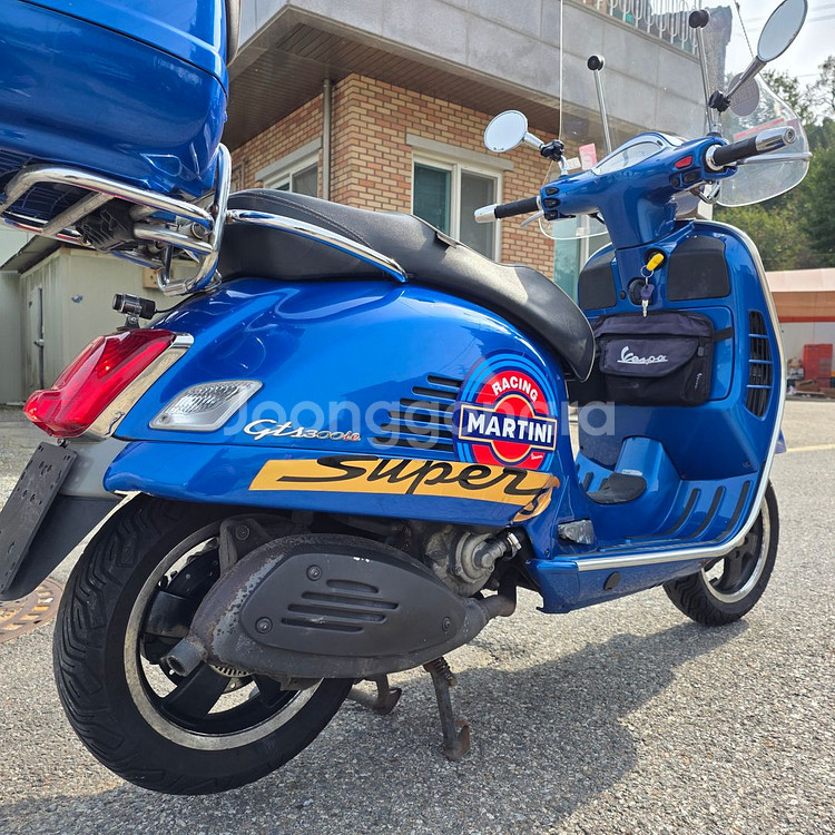 베스파gts300 15년 3만 저렴하게 판매합니다.--2