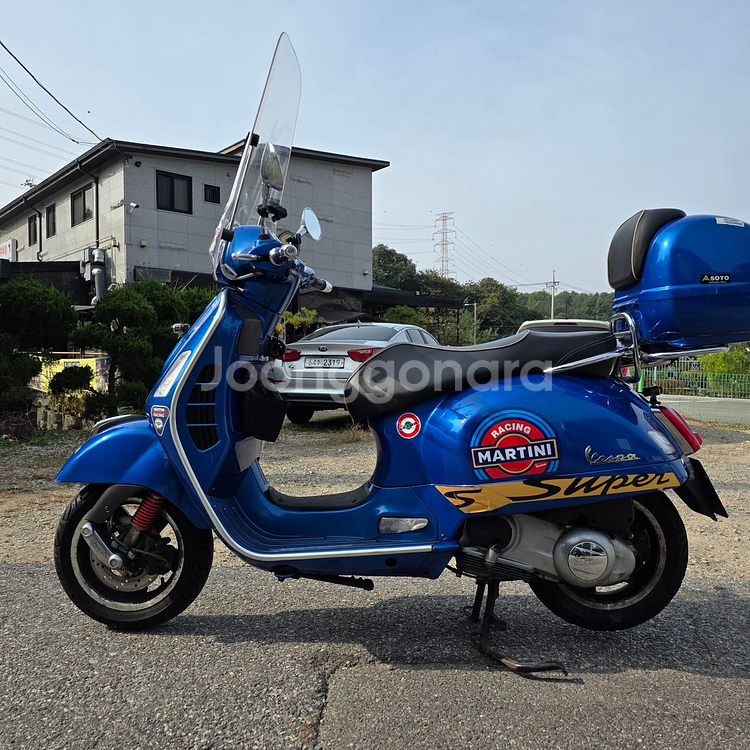 베스파gts300 15년 3만 저렴하게 판매합니다.--5