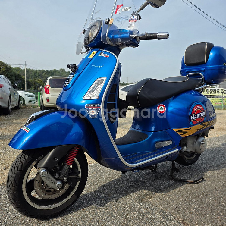 베스파gts300 15년 3만 저렴하게 판매합니다.--6