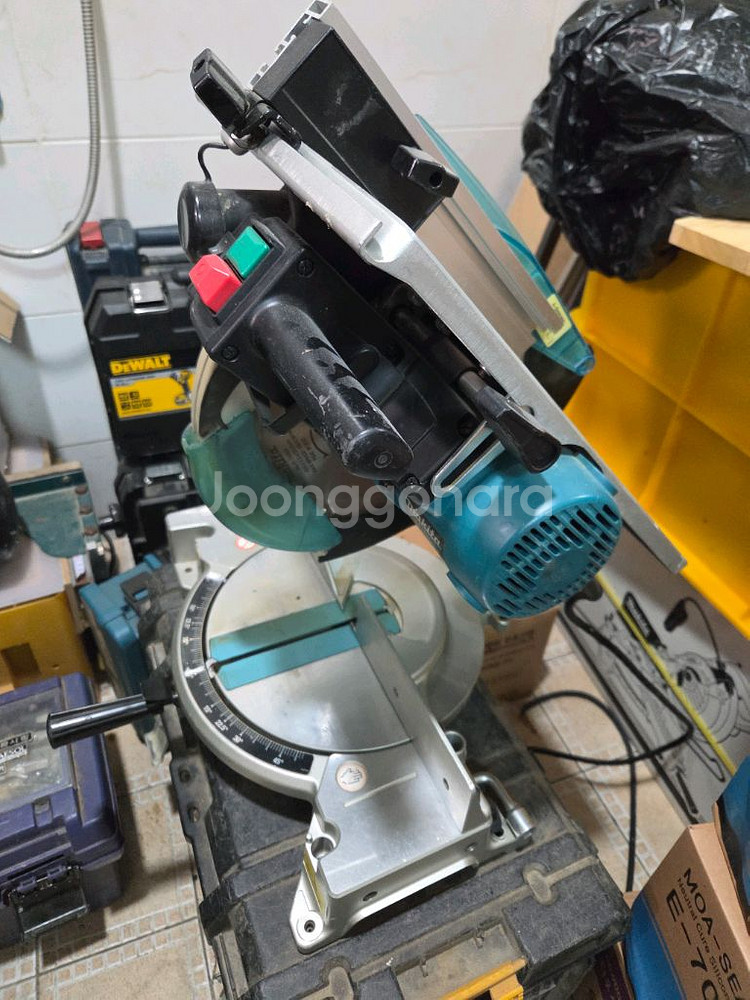 마끼다 각도절단기 테이블쏘겸용 lh1040f판매합니다--2