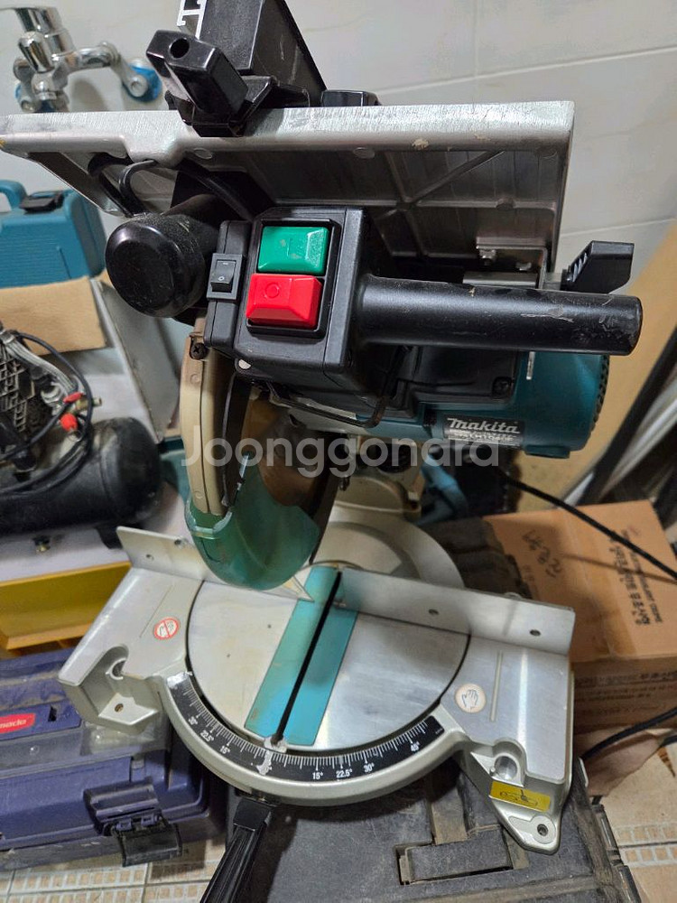 마끼다 각도절단기 테이블쏘겸용 lh1040f판매합니다--3