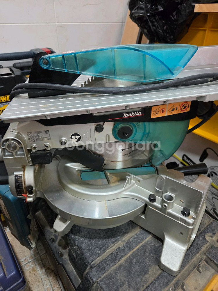 마끼다 각도절단기 테이블쏘겸용 lh1040f판매합니다--4