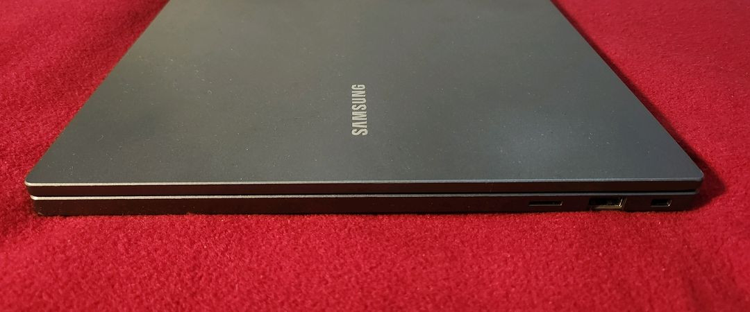 삼성 노트북 플러스 2 NT550XDA--5