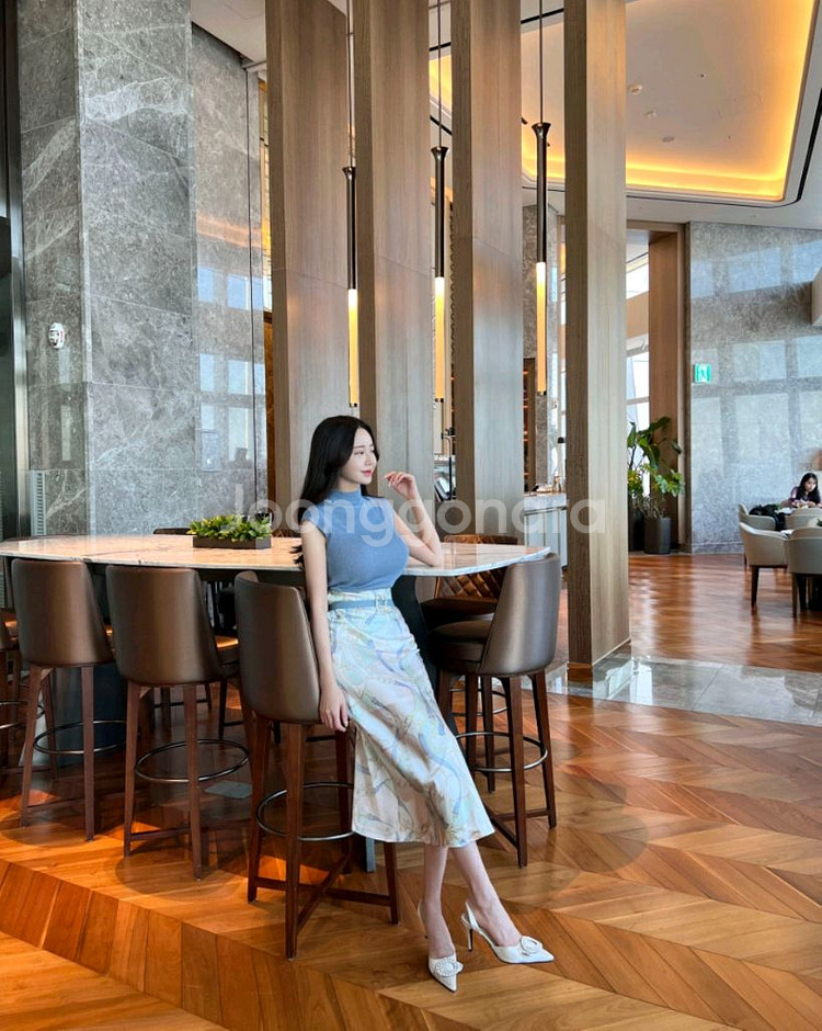 [르미룸] 반목나시티+에어라인샤틴롱스커트+스퀘어큐빅벨트 (새상품)--2