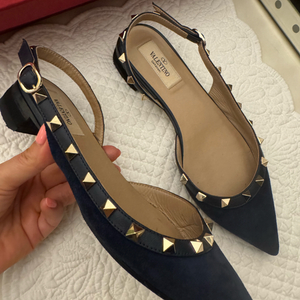 발렌티노 락스터드 플랫슈즈