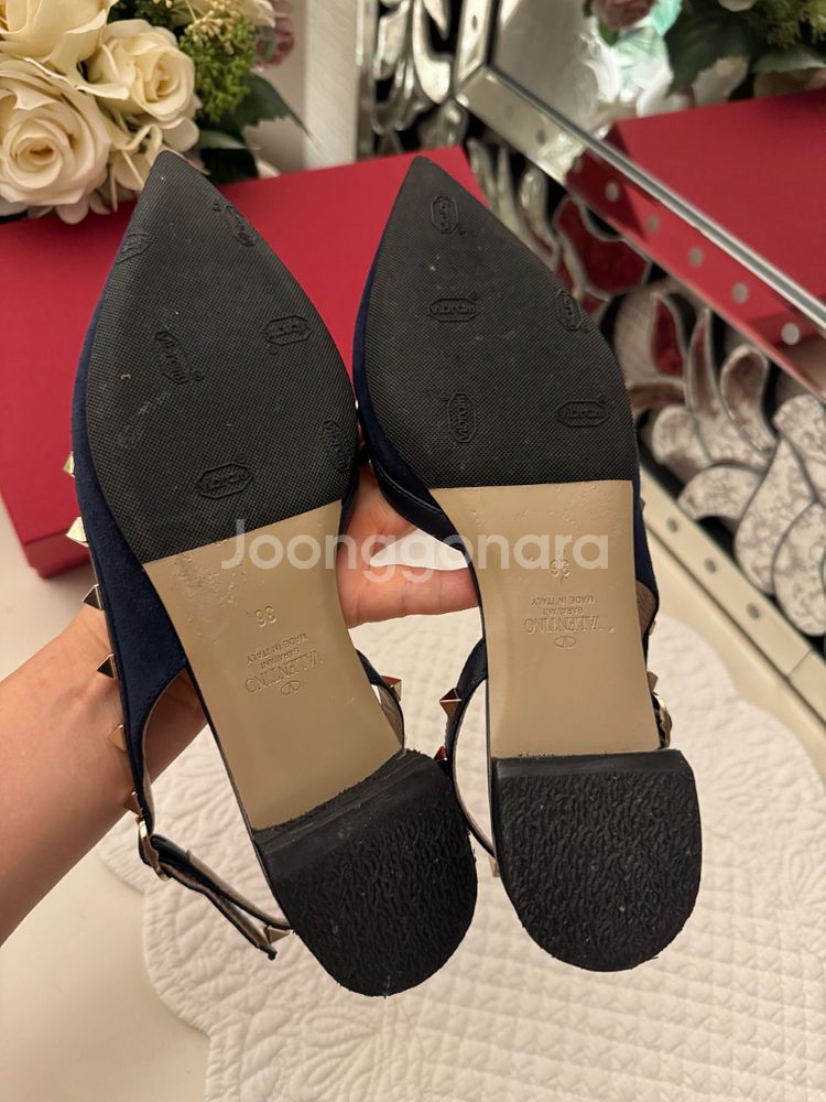 발렌티노 락스터드 플랫슈즈--3