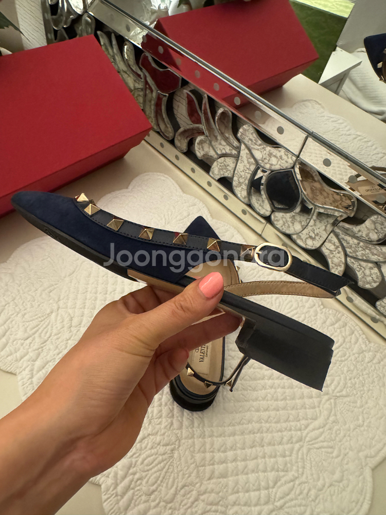 발렌티노 락스터드 플랫슈즈--6