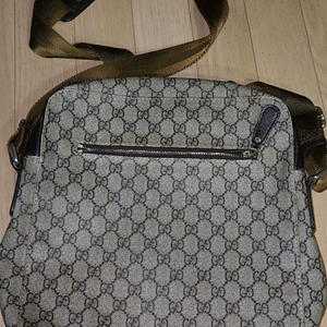 남성 핸드백입니다