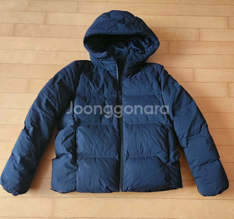 유니클로 심리스 다운패딩 M--0