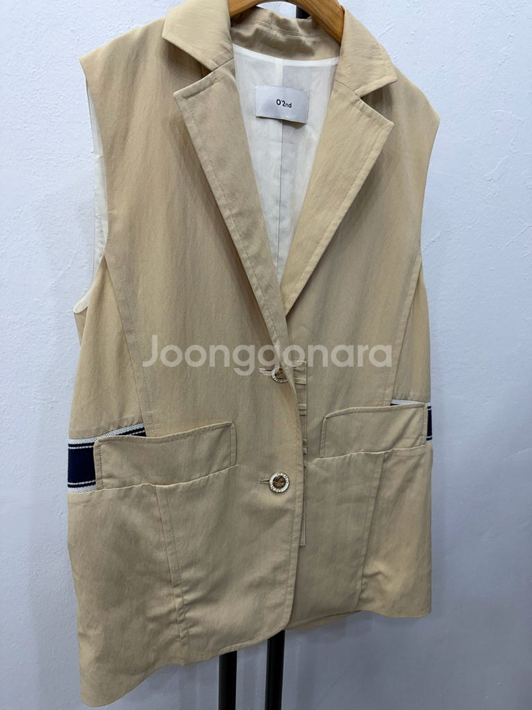 정품) O2ND 오즈세컨 한섬 22ss 레터링 베스트 자켓 76--2