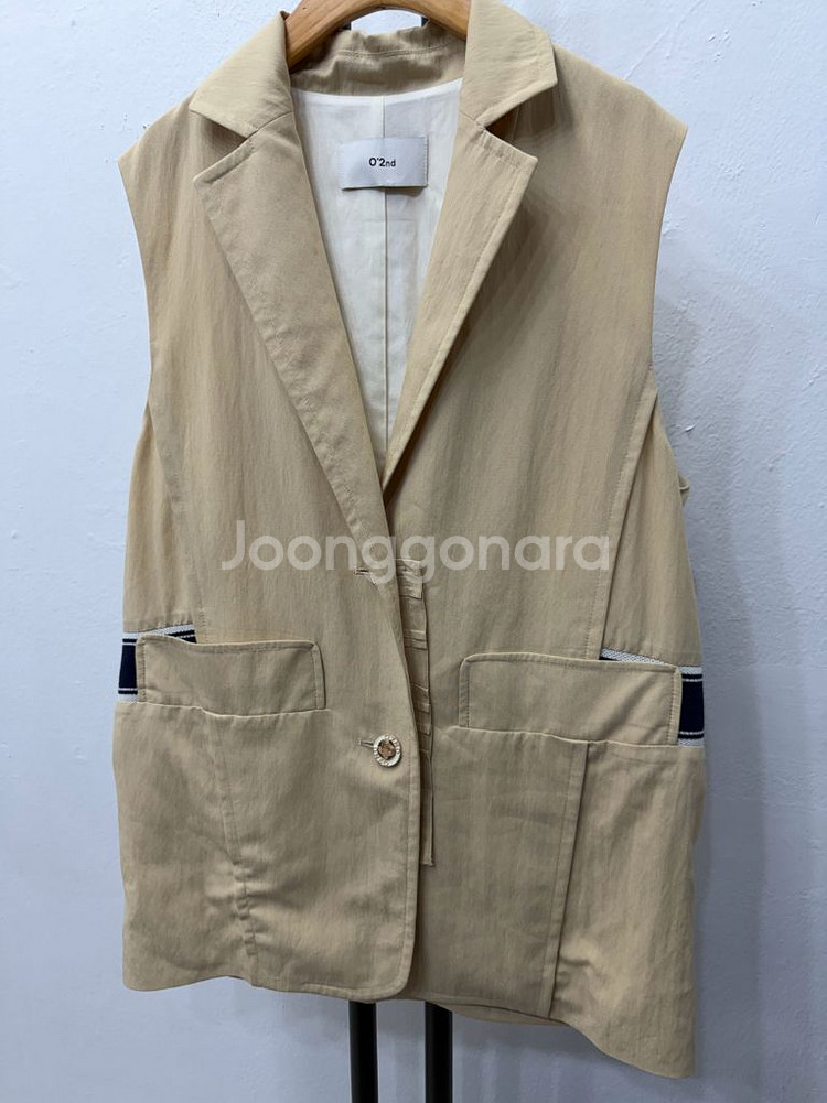 정품) O2ND 오즈세컨 한섬 22ss 레터링 베스트 자켓 76--3