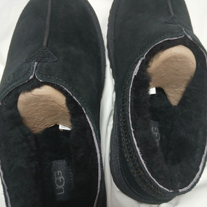 UGG 어그 뉴만 블랙 270 새 상품