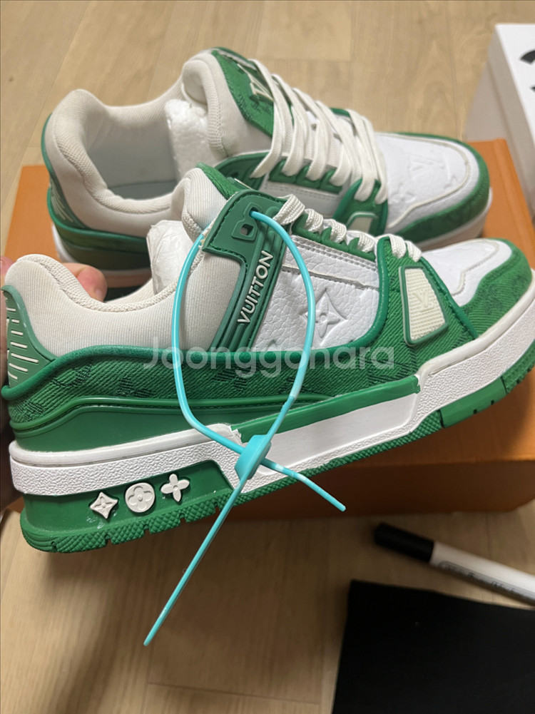 루이비통 스니커즈--1