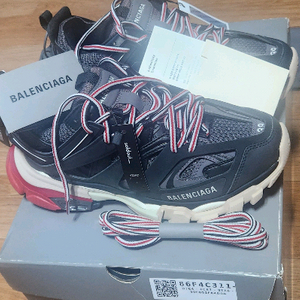 새상품/ 발렌시아가 트랙 트레이너 블랙 레드 /100%