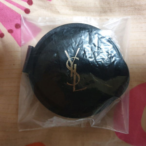 입생로랑 엉크르 드뽀 쿠션 리필 리뉴얼 새제품 미사용