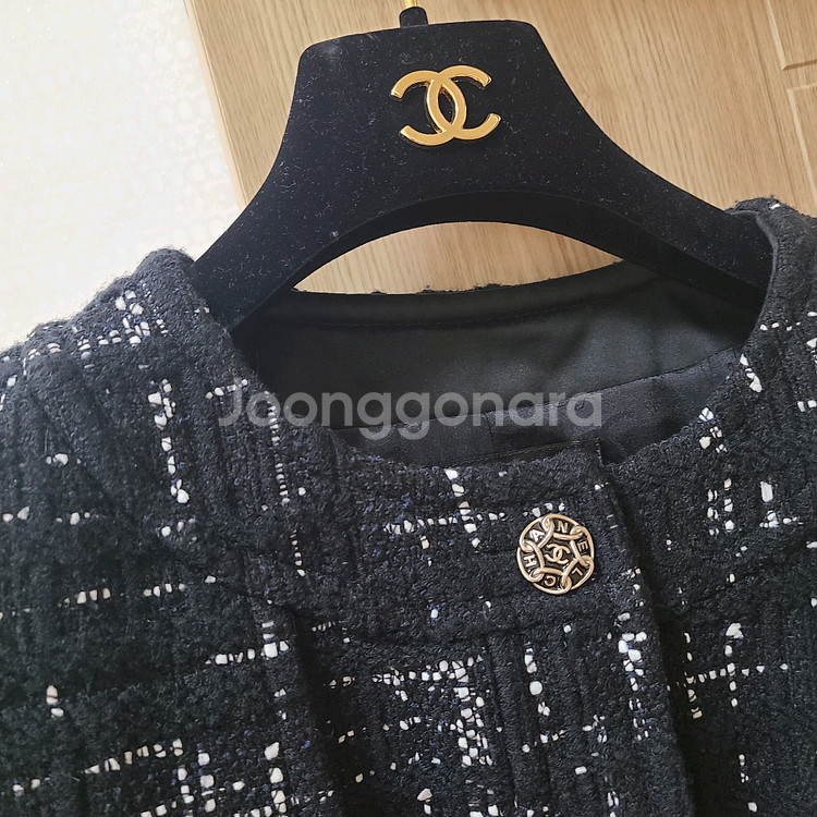 정품 샤넬트위드자켓 36사이즈--3