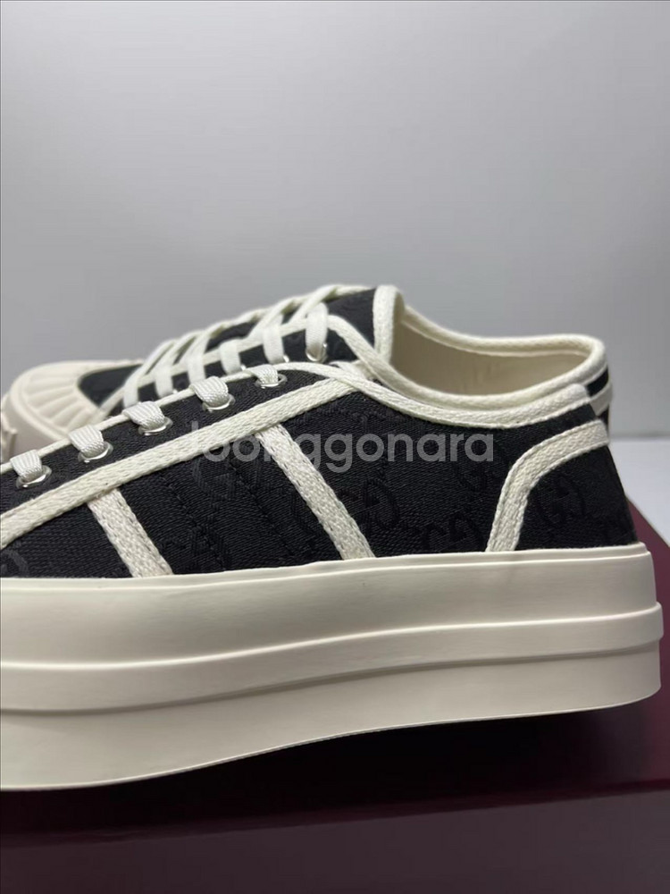 구찌 로고 스니커즈--2