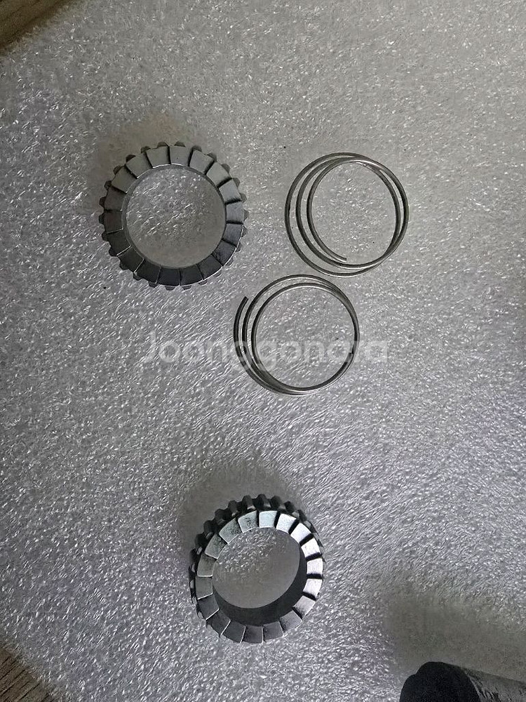 DT스위스 스타라쳇18T 정품--0