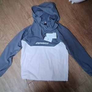 여성 다이나핏 후드 바람막이 자켓 바지 세트 . 사이즈 66 새제품