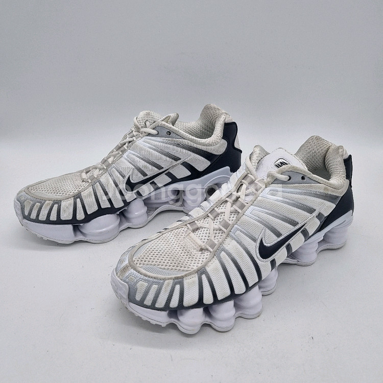 나이키 샥스 TL 화이트 메탈릭 플래티넘 여성 245~--1