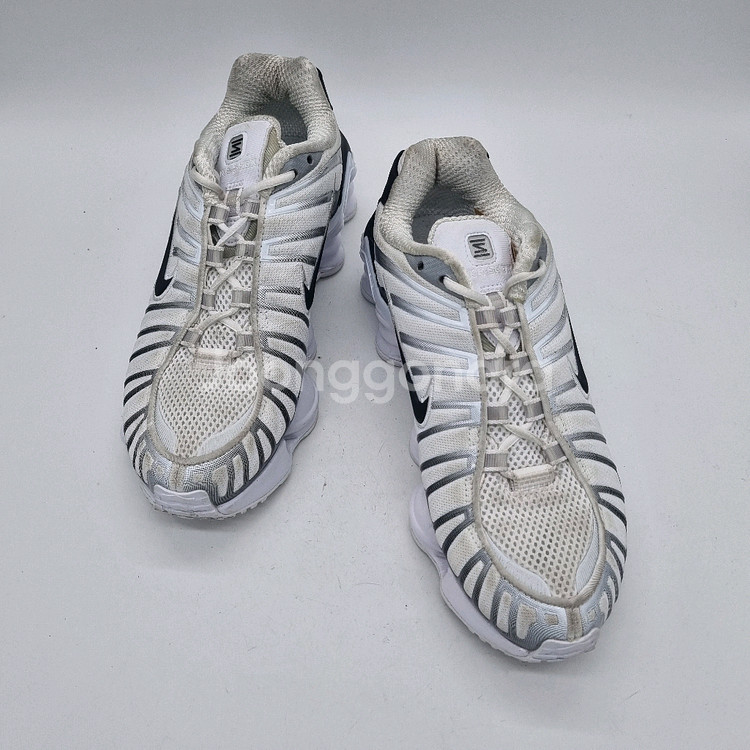 나이키 샥스 TL 화이트 메탈릭 플래티넘 여성 245~--5