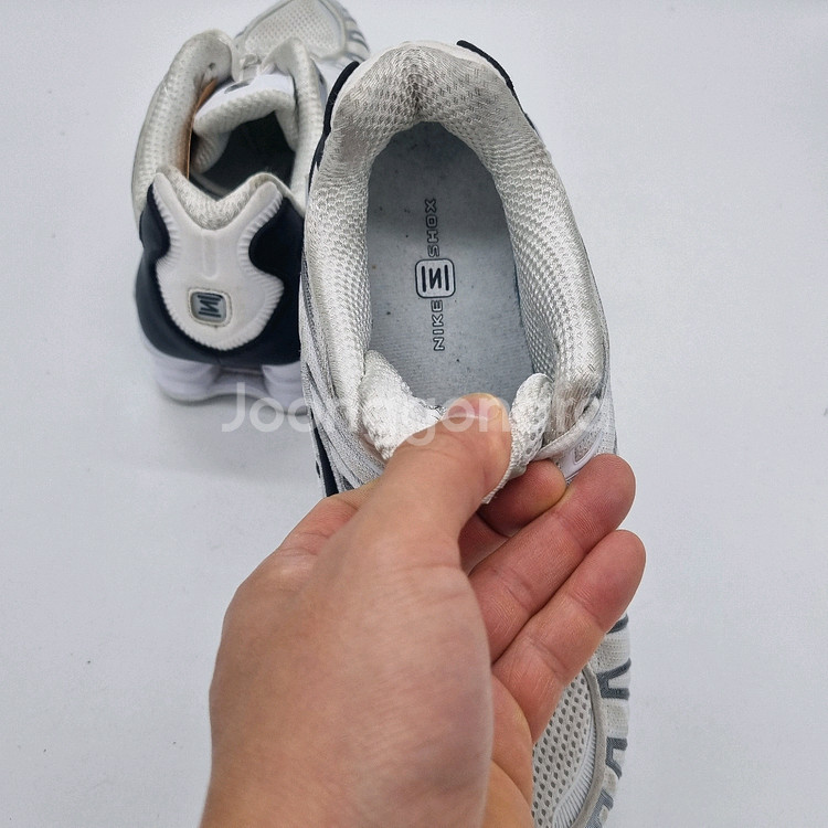 나이키 샥스 TL 화이트 메탈릭 플래티넘 여성 245~--8