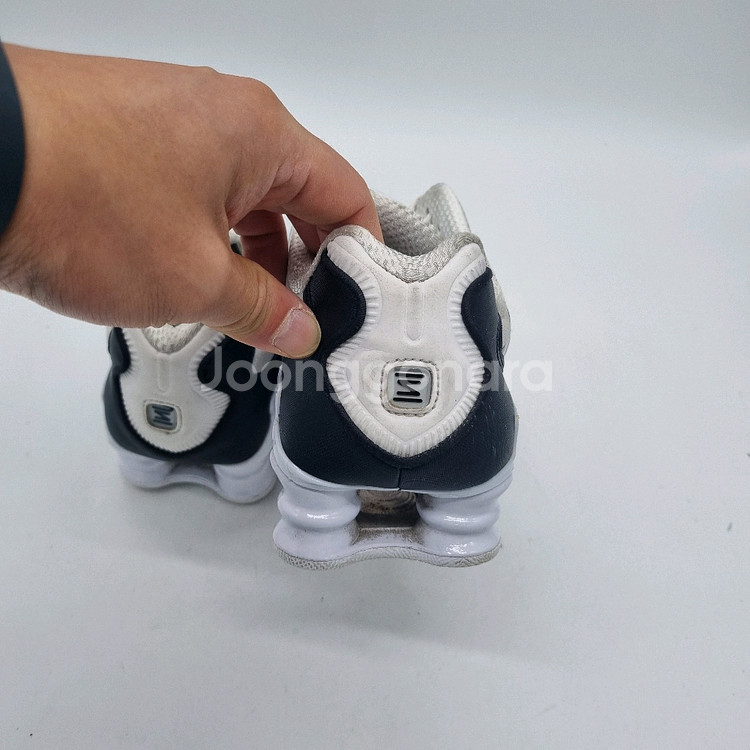 나이키 샥스 TL 화이트 메탈릭 플래티넘 여성 245~--7