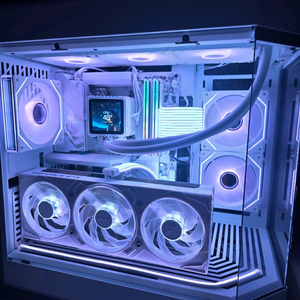 라이젠7 9800X3d rtx5070ti hyte어항본체 급매