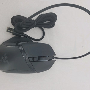 진열할인 레이저 바실리스크 V3 유선 게이밍마우스