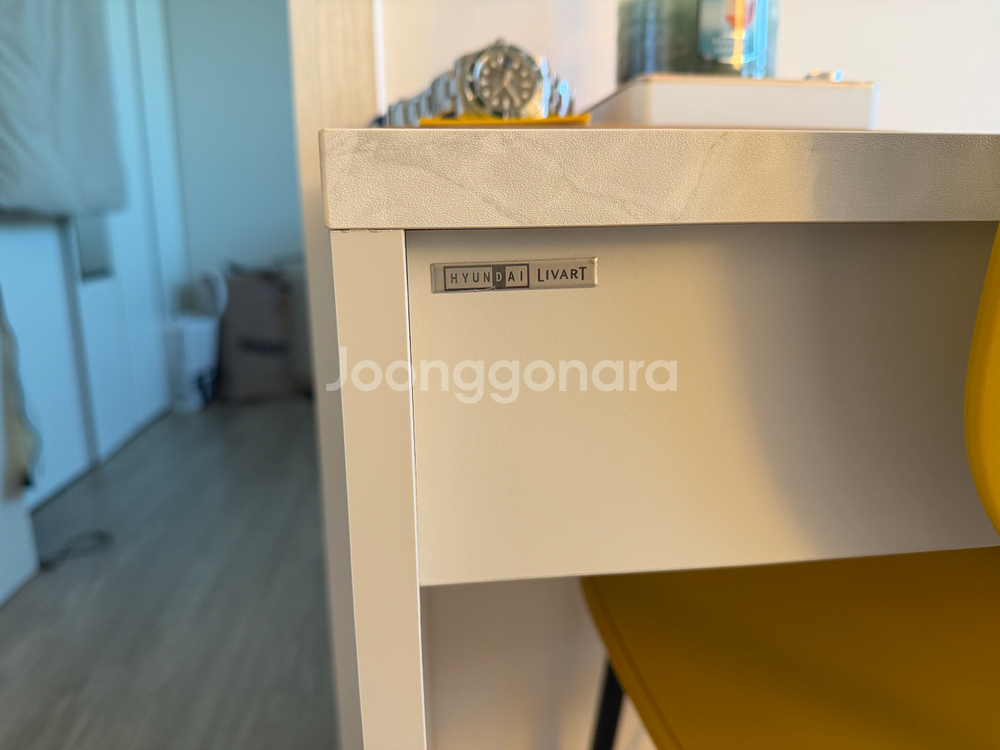 리바트소형테이블 및 까사미아의자셋트 판매--2