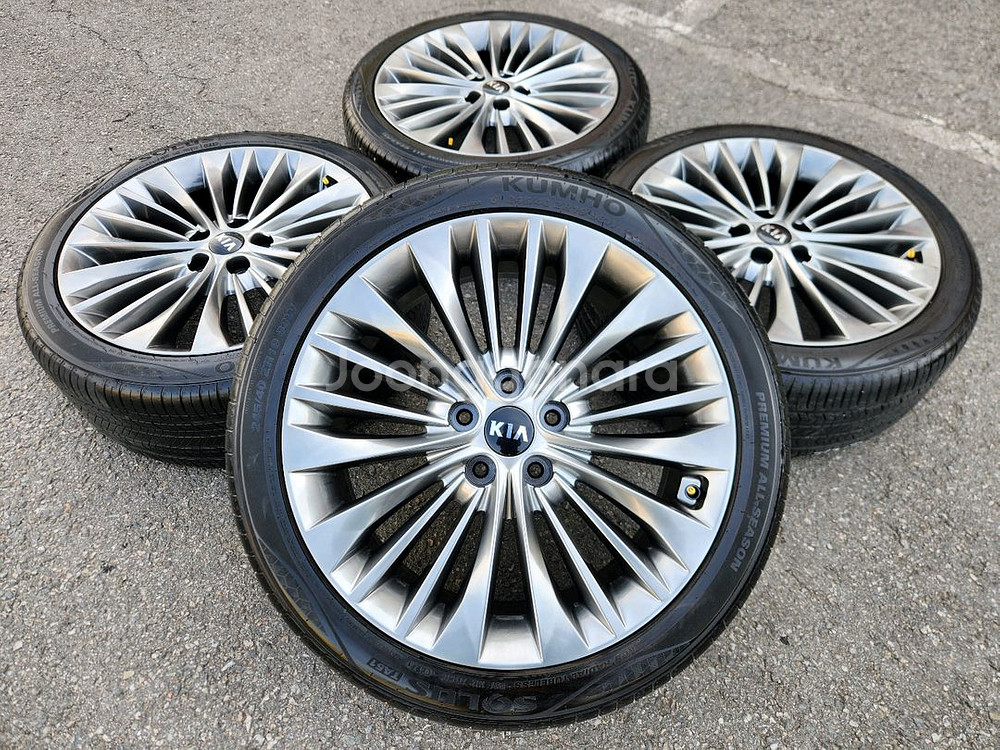 올뉴 K7 19인치 2454019 휠타이어 팝니다--0