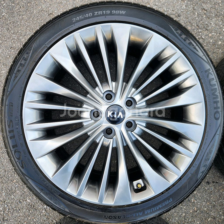 올뉴 K7 19인치 2454019 휠타이어 팝니다--1
