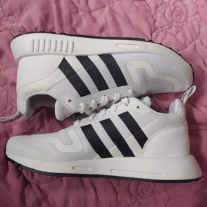 아디다스.정품.런링화.사이즈250.255 상태거의새거