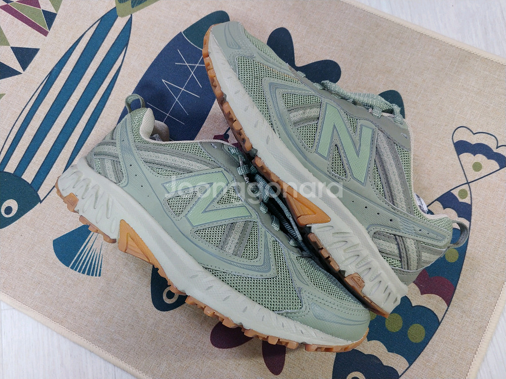 뉴발란스 410 운동화 (240)--0