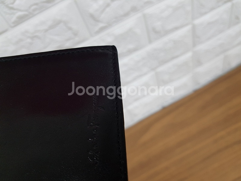 페라가모 남성 지갑 (정품)--2